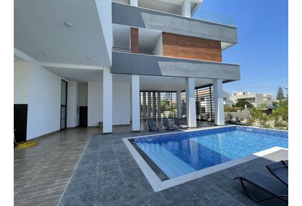 Apartment 4-room 3+1 by the sea in Iskele Cyprus area 183m² 2 floor