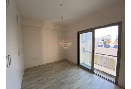 Квартира 3-комнатная 2+1 в центре Кирении площадь 70м²