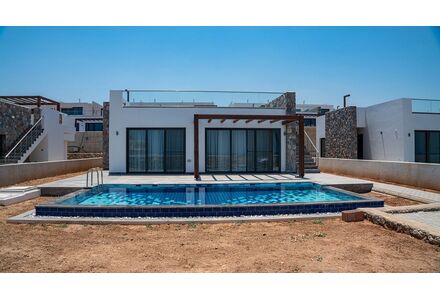 Apartment 2-room 1+1 by the sea in Kyrenia (downtown) Cyprus area 39m² 