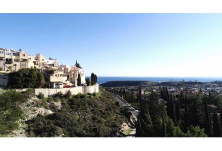 Apartment 1-room 1+0 studio by the sea in Limassol Cyprus area 104m² 1 floor