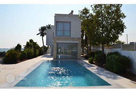 Villa by the sea in Larnaca Cyprus area 155m² 