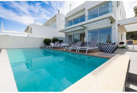 Villa in Famagusta (downtown) Cyprus area 284m² 