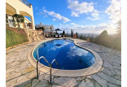 Villa by the sea in Paphos (downtown) Cyprus area 321m² 