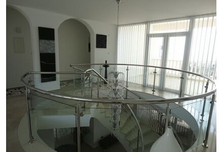 Вилла у моря в Пафосе (центр) площадь 500м² 3-этажный