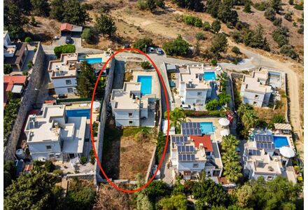 Villa by the sea in Kyrenia (downtown) Cyprus area 190m² 2 floors