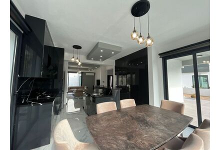 Вилла в центре Кирении площадь 230м²