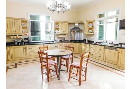 Вилла в центре Кирении площадь 600м²