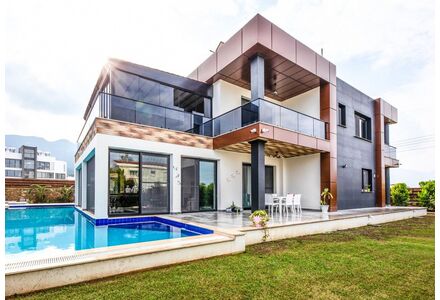Вилла в Эдремите площадь 650м² 2-этажный
