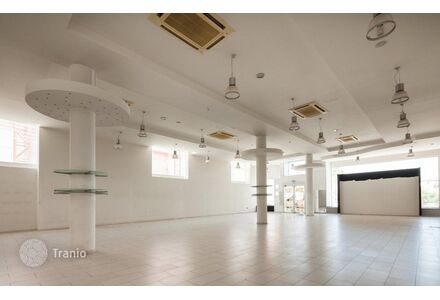Торговое помещение в Ларнаке 1198м²