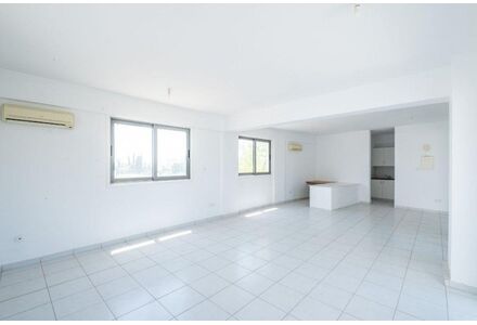 Commercial property in Larnaca (Oroklini) Cyprus 182m² 