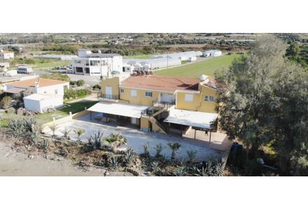 Commercial property in Paphos (downtown) Cyprus 500m² 