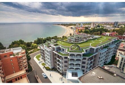 Квартира 2-комнатная 1+1 у моря в Несебре площадь 72м²