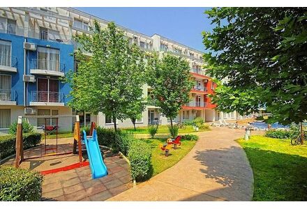 Квартира 3-комнатная 2+1 у моря в Несебре (Солнечный Берег) площадь 68м² 1 этаж