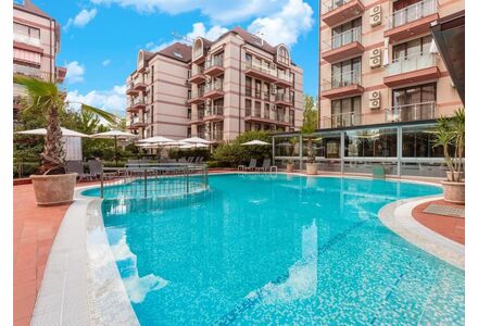Apartment 2-room 1+1 by the sea in Nesebar (Sunny Beach) Bulgaria area 50m² 4 floor