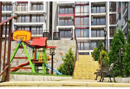 Apartment 3-room 2+1 by the sea in Nesebar (Sveti Vlas) Bulgaria area 79m² 3 floor