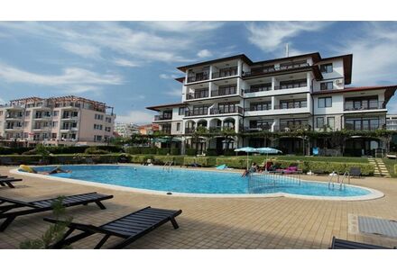 Apartment 3-room 2+1 by the sea in Nesebar (Sveti Vlas) Bulgaria area 74.8m² 2 floor