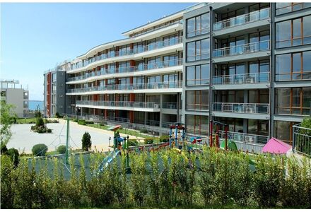 Квартира 3-комнатная 2+1 у моря в Несебре (Святой Влас) площадь 125м² 3 этаж