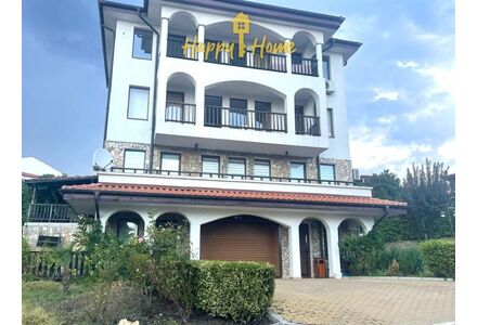 Apartment 4-room 3+1 by the sea in Nesebar (Sveti Vlas) Bulgaria area 117m² 1 floor