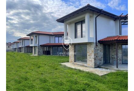 Коттедж в Царево (Синеморец) площадь 200м²