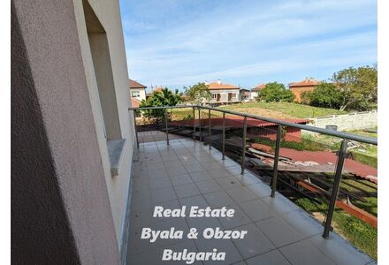 Дом в Бяле площадь 270м² 3-этажный