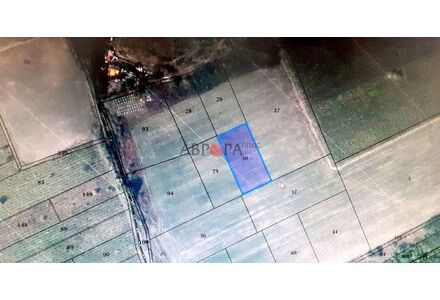 Земля у моря в Поморие участок в пригороде 3003м²
