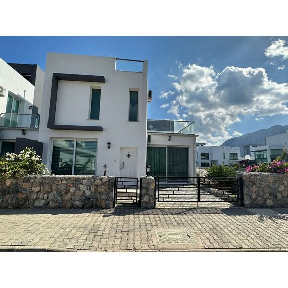 Apartment 4-room 3+1 by the sea in Kyrenia (downtown) Cyprus area 140m² 1 floor, 2 image
