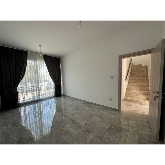 Apartment 4-room 3+1 by the sea in Kyrenia (downtown) Cyprus area 140m² 1 floor, 4 image
