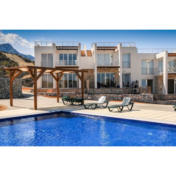 Apartment 3-room 2+1 by the sea in Kyrenia (downtown) Cyprus area 72m² , 3 image