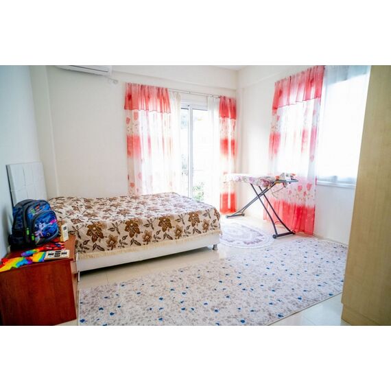 Квартира 3-комнатная 2+1 в горах Лапитос (Лапта) площадь 78м²