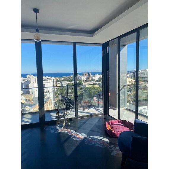 Apartment 4-room 3+1 by the sea in Kyrenia (downtown) Cyprus area 150m² , 4 image