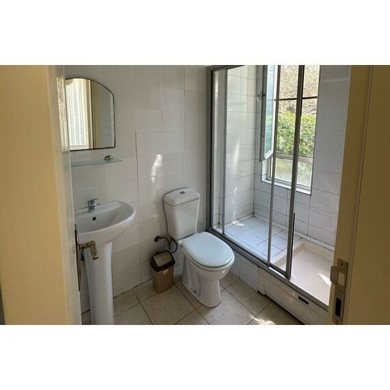 Квартира 4-комнатная 3+1 у моря в Эсентепе площадь 125м², изображение 9