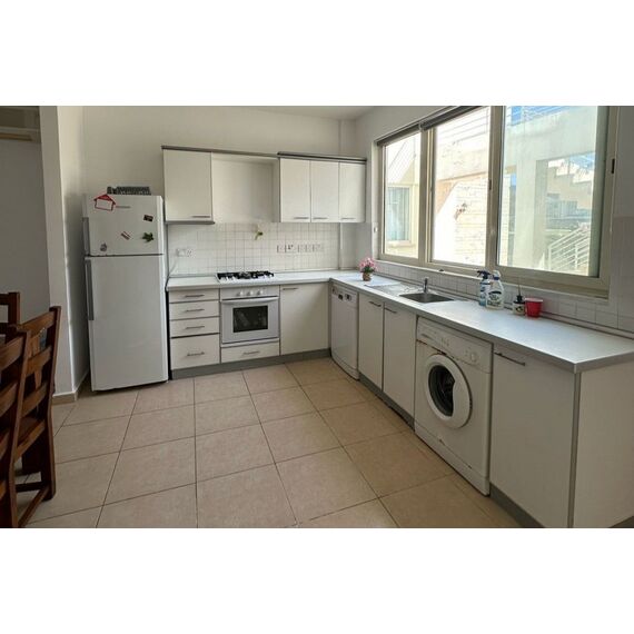 Квартира 4-комнатная 3+1 у моря в Эсентепе площадь 125м²