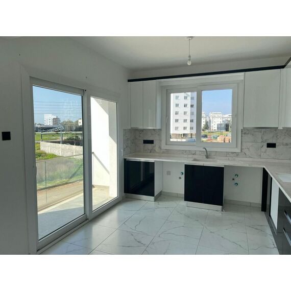 Квартира 4-комнатная 3+1 в Фамагусте (Газимагуса) площадь 125м², изображение 2