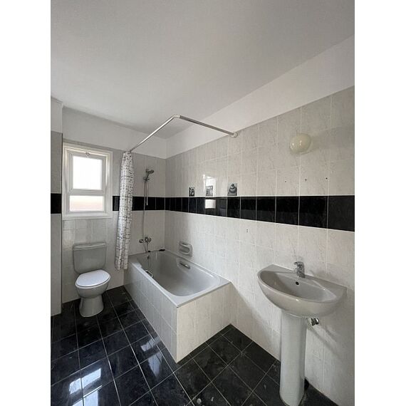 Квартира 4-комнатная 3+1 в горах в Пафосе (центр) площадь 127м² 2 этаж, изображение 3