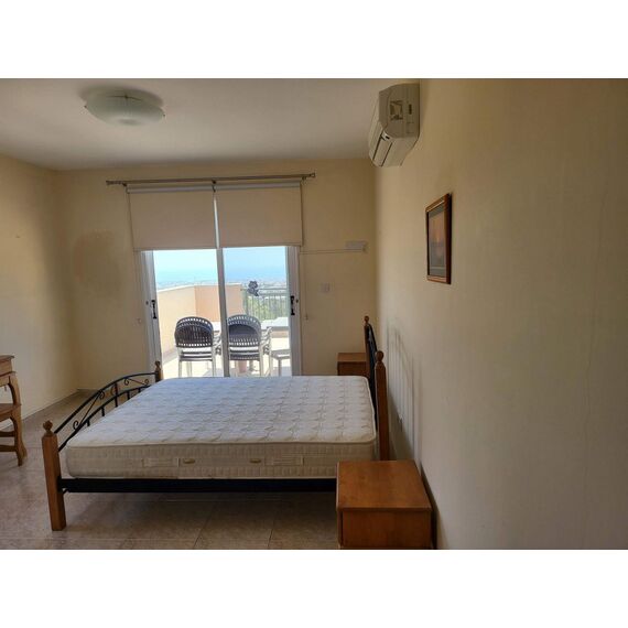 Квартира 3-комнатная 2+1 в Пафосе (центр) площадь 80м² 2 этаж