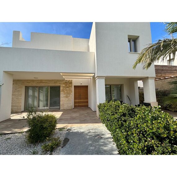 Villa by the sea in Paphos (downtown) area 140m² 2 floors