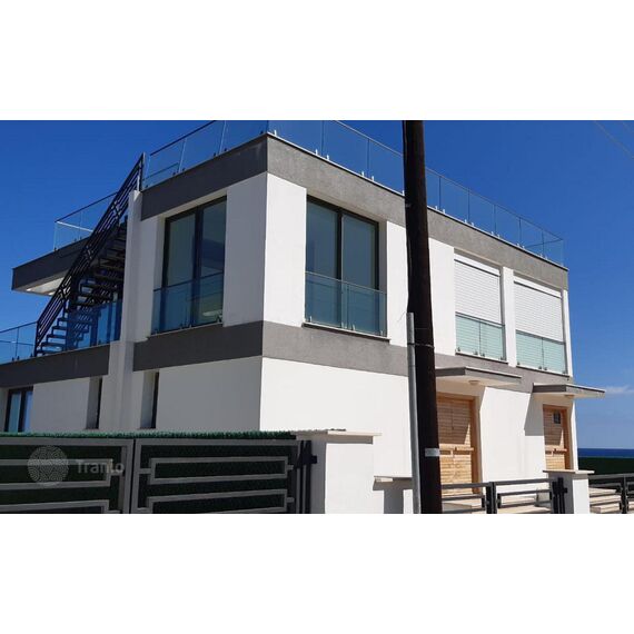 Дом в центре Кирении площадь 562м² 3-этажный
