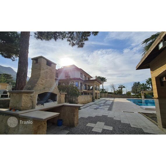 Villa in Kyrenia (downtown) Cyprus area 1000m² 2 floors, 3 image