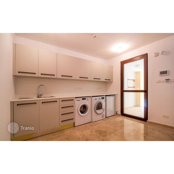 Villa in Paphos (downtown) (Paphos) Cyprus area 318m² 3 floors, 19 image