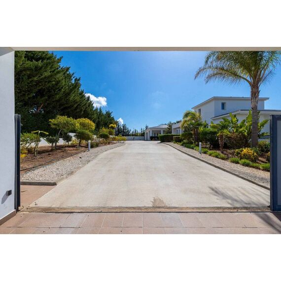 Villa in Paphos (downtown) (Paphos) Cyprus area 675m² , 6 image