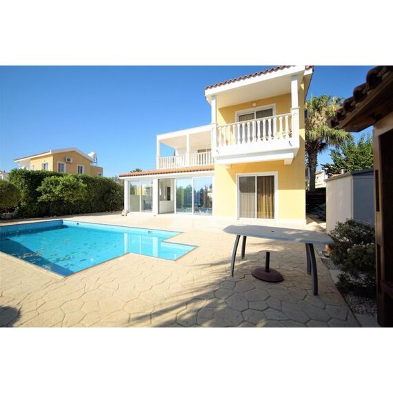 Villa by the sea in Paphos (downtown) Cyprus area 150m² 2 floors, 3 image
