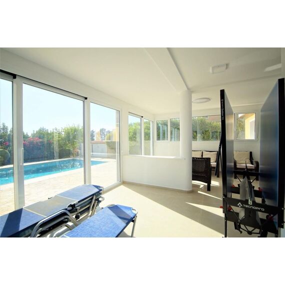 Villa by the sea in Paphos (downtown) Cyprus area 150m² 2 floors, 7 image