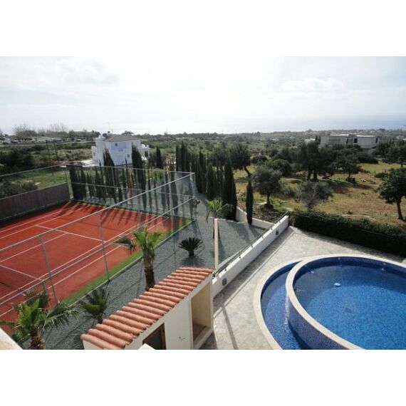 Villa by the sea in Paphos (downtown) Cyprus area 500m² 3 floors, 4 image