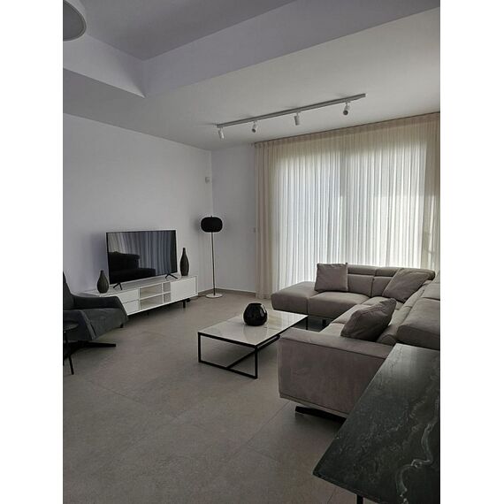 Villa by the sea in Paphos (downtown) Cyprus area 170m² 2 floors, 3 image