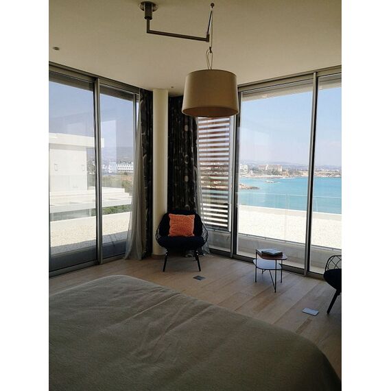 Villa by the sea in Paphos (downtown) Cyprus area 300m² 2 floors, 5 image
