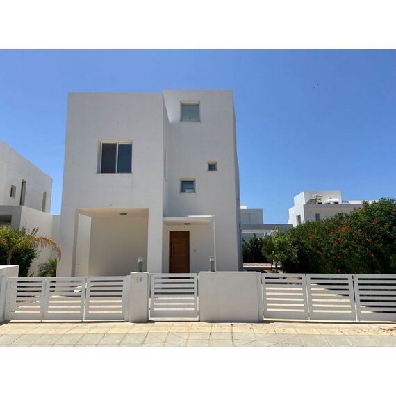 Villa by the sea in Paphos (downtown) Cyprus area 185m² 2 floors, 3 image