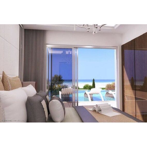 Villa by the sea in Paphos (downtown) Cyprus area 250m² 2 floors, 3 image