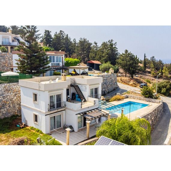 Villa by the sea in Kyrenia (downtown) Cyprus area 190m² 2 floors, 2 image