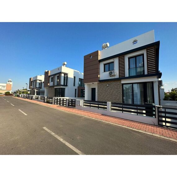 Villa by the sea in Iskele Cyprus area 180m² 2 floors, 2 image