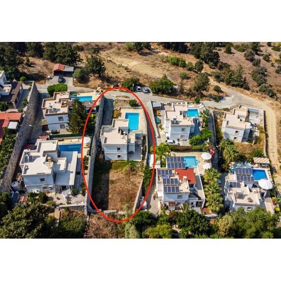 Villa by the sea in Kyrenia (downtown) Cyprus area 190m² 2 floors